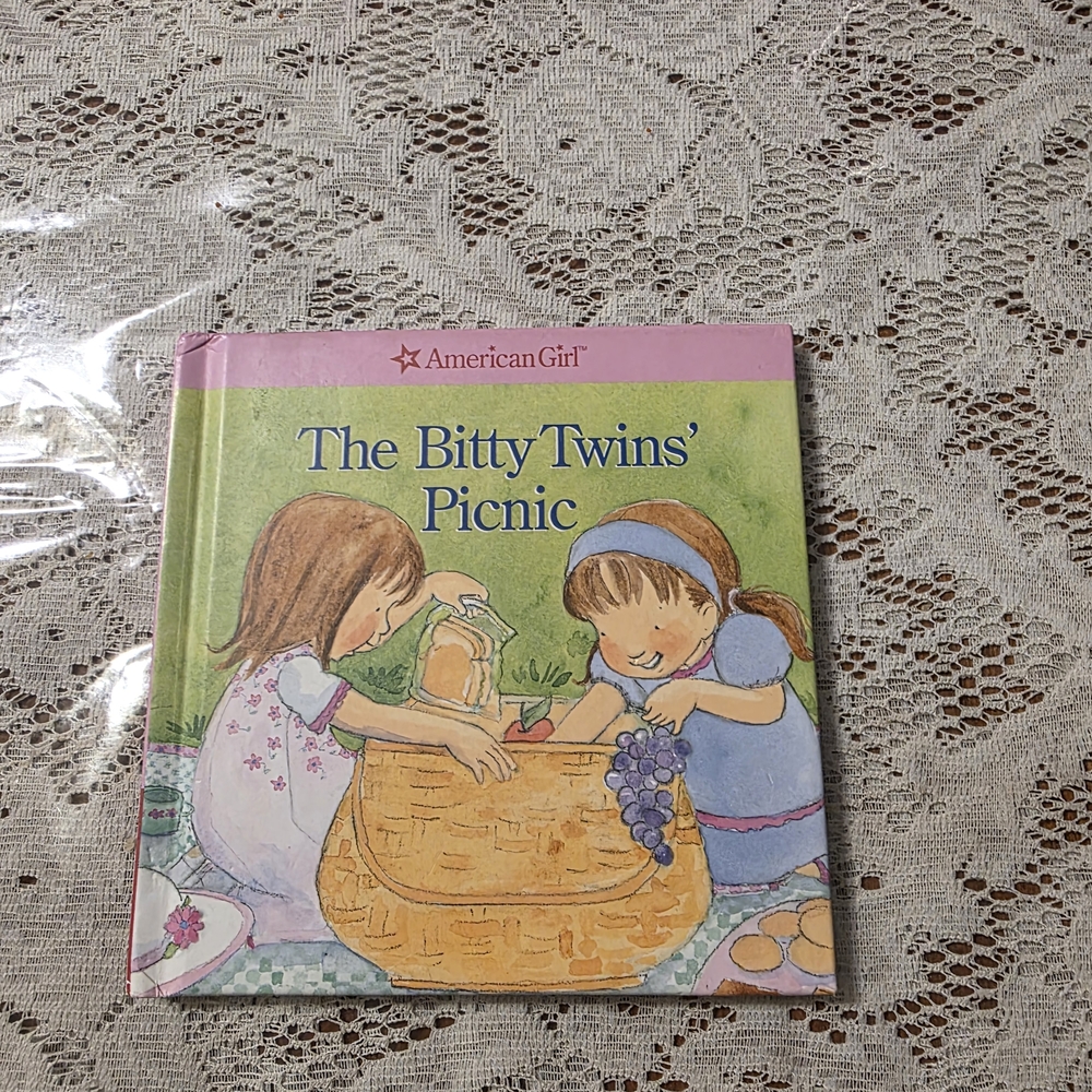 American Girl The Bitty Twins' Picnic Book